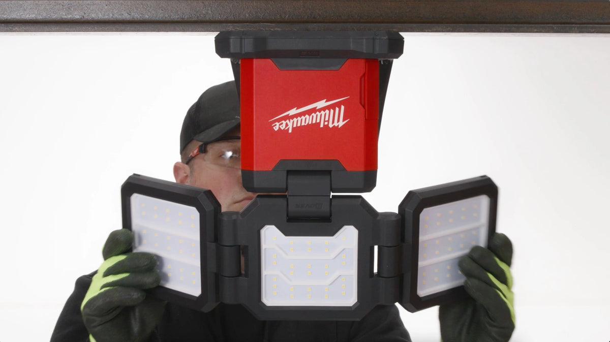 M18™ ROVER™ Dual Power Triple-Panel Flood & Area Light