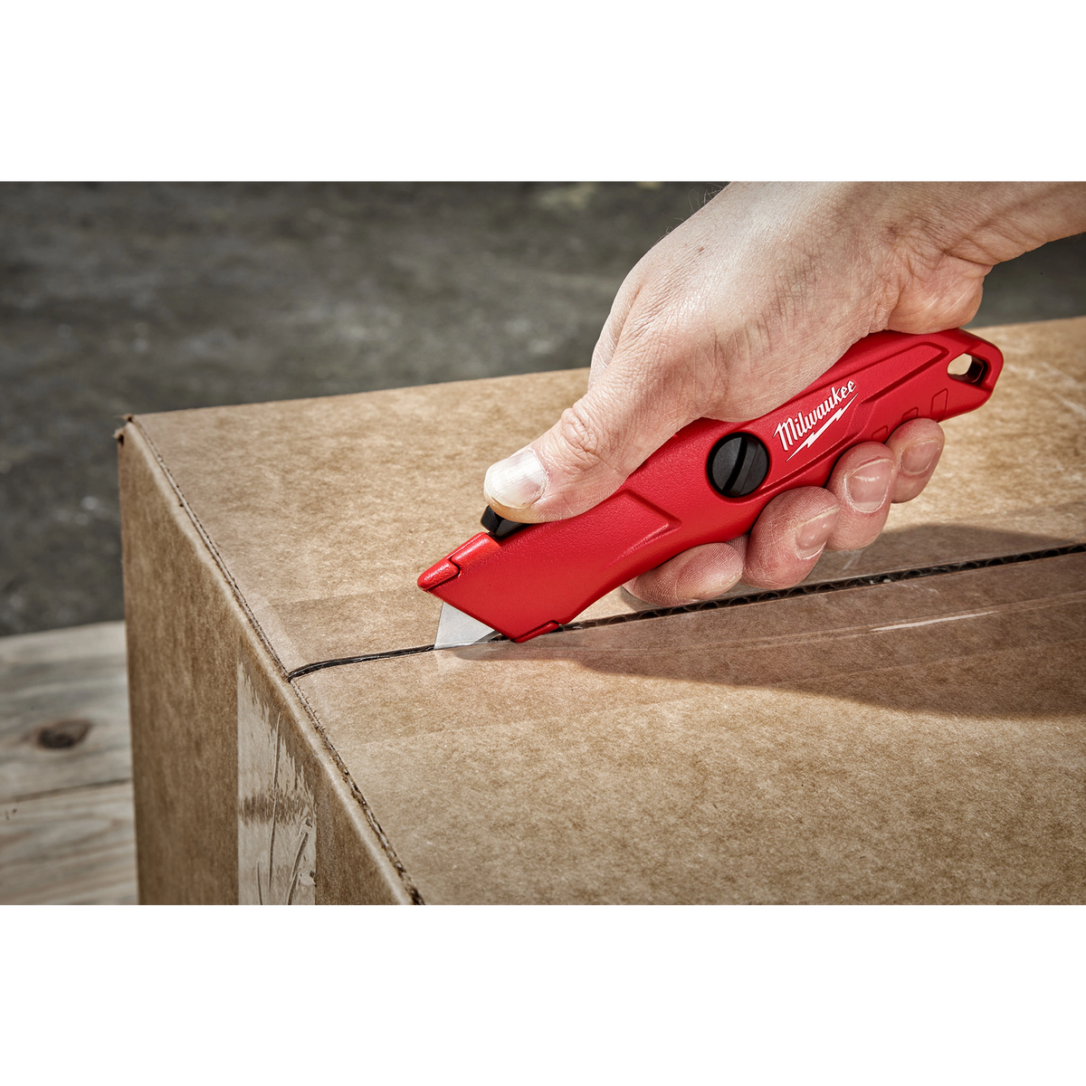 Self Retracting Utility Knife