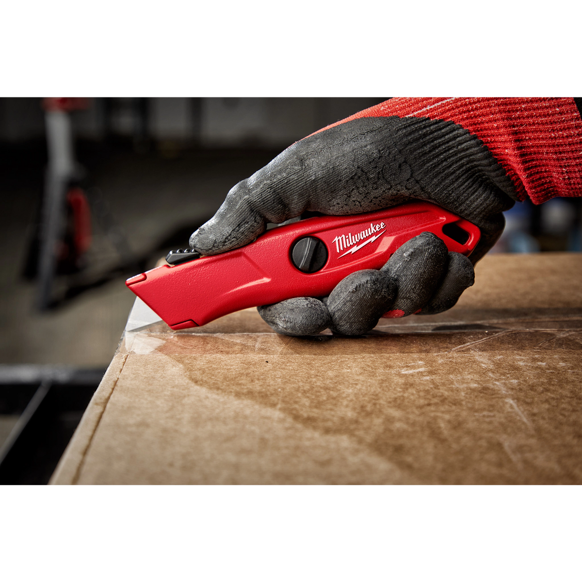 Self Retracting Utility Knife